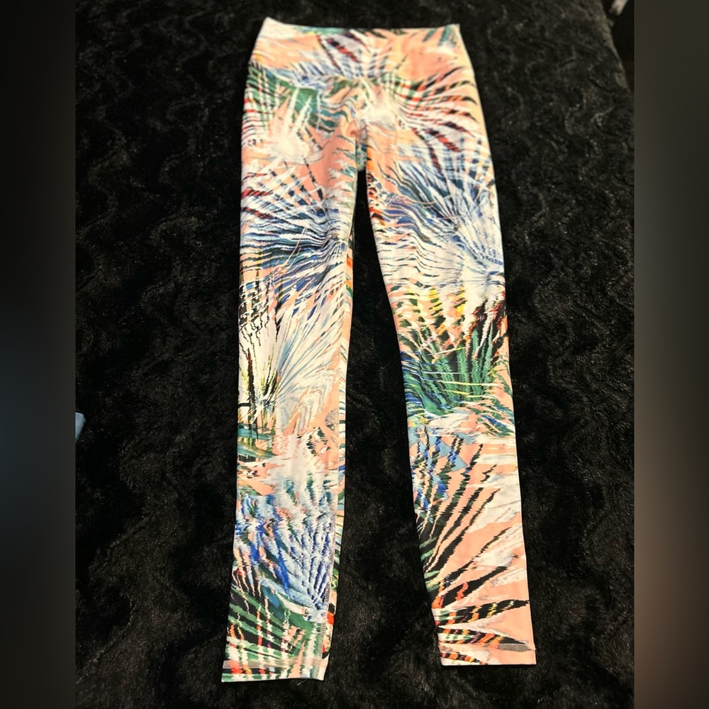 Fabletics, tropical leggings size small